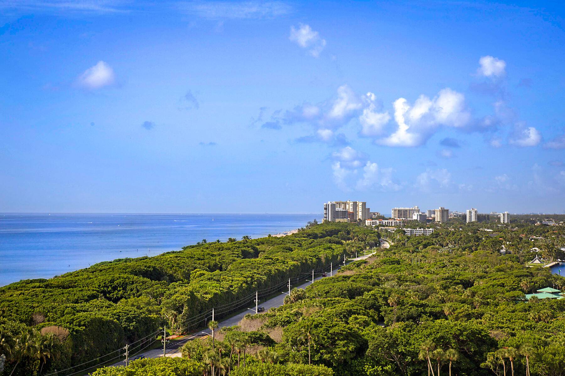 Luxurious Penthouse South facing condo with Multi Million Dollars views of the ocean, intracoastal nature preserve park totally unobstructed.