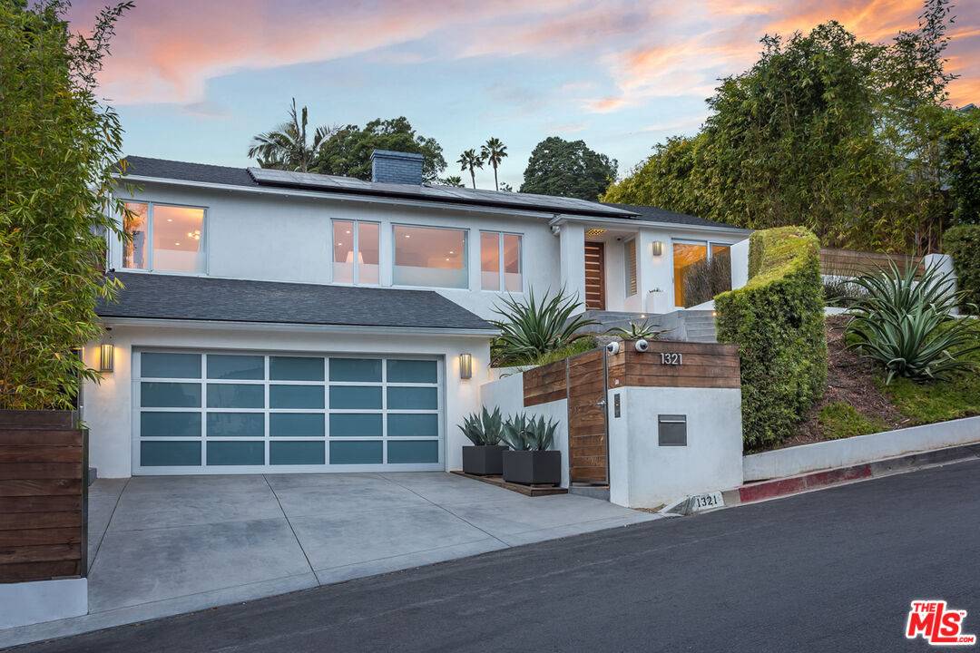 1321   Londonderry PL 3BR Sunset Strip La