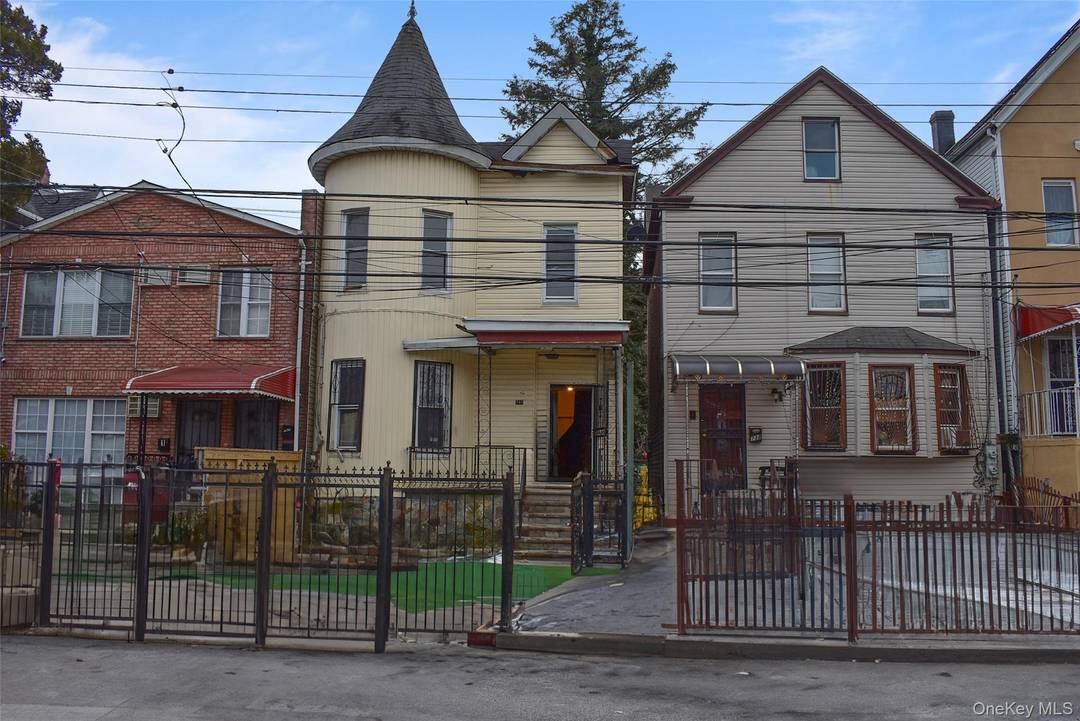 Located close to all, this single family residence has touches of our Victorian past with his high ceilings and witches hat roof.
