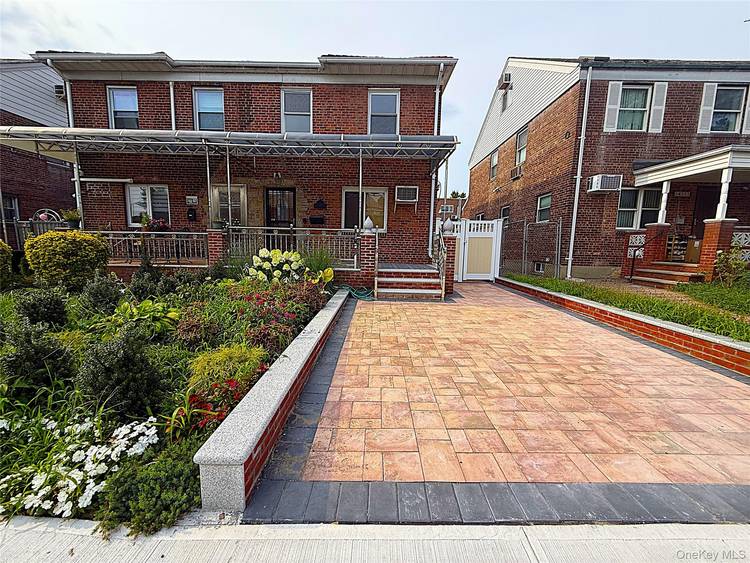 Welcome to this exceptionally fully renovated MOVE IN CONDITION !