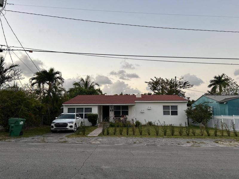 Seize the opportunity to own this exceptional 3 bedroom, 2 bathroom home, ideal for both first time buyers and growing families !