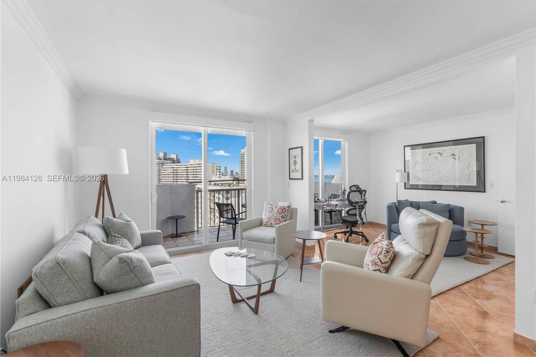 Bright and spacious corner unit with wide open bay and city views !