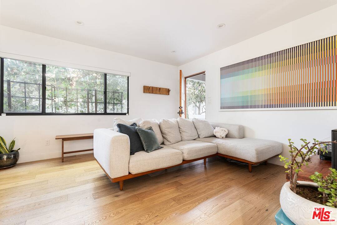 331  Brooks Ave 2BR Marina Del Rey La