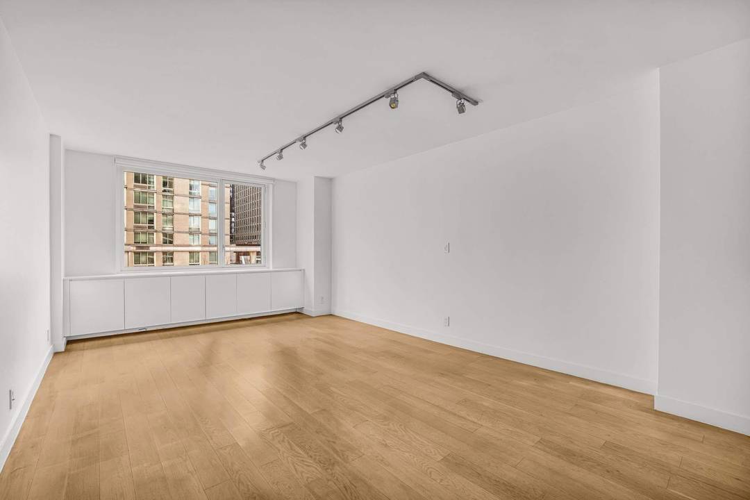 Well priced sun filled, eastern facing one bedroom offering a generous living area, large bedroom and oversized double paned windows that deliver excellent natural light and pin drop quiet throughout ...