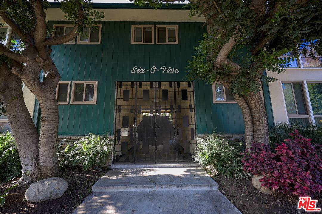 605 S Barrington Ave 2BR Brentwood La