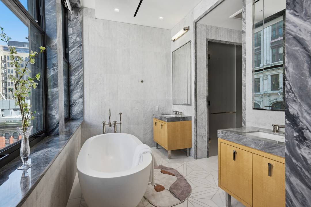 We invite you to live an unprecedented level of luxury in one of the most successful new developments in the city's history, now home to the pinnacle of the Forbes ...