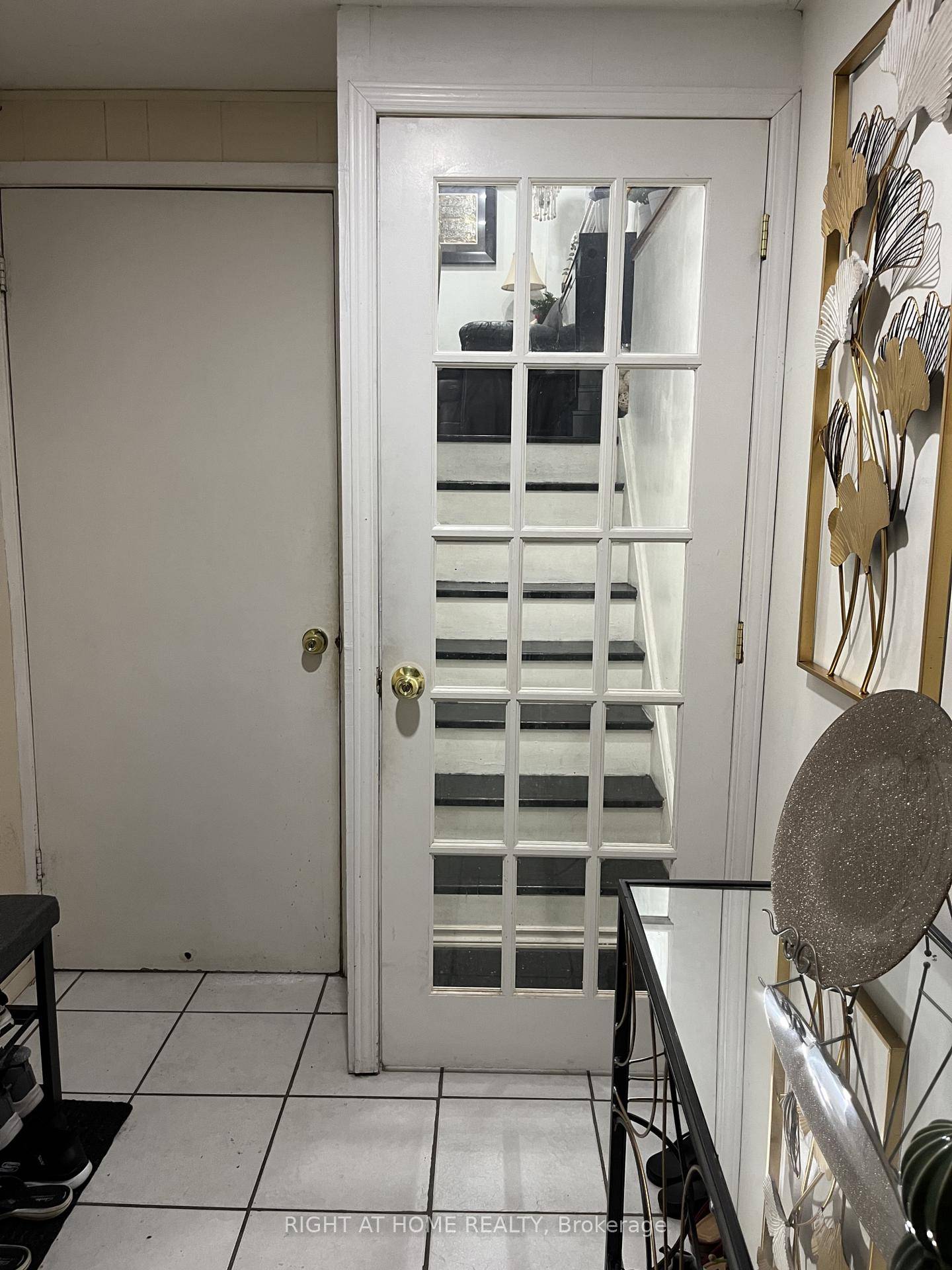 4 Br Townhouse like a semi detached corner unit.