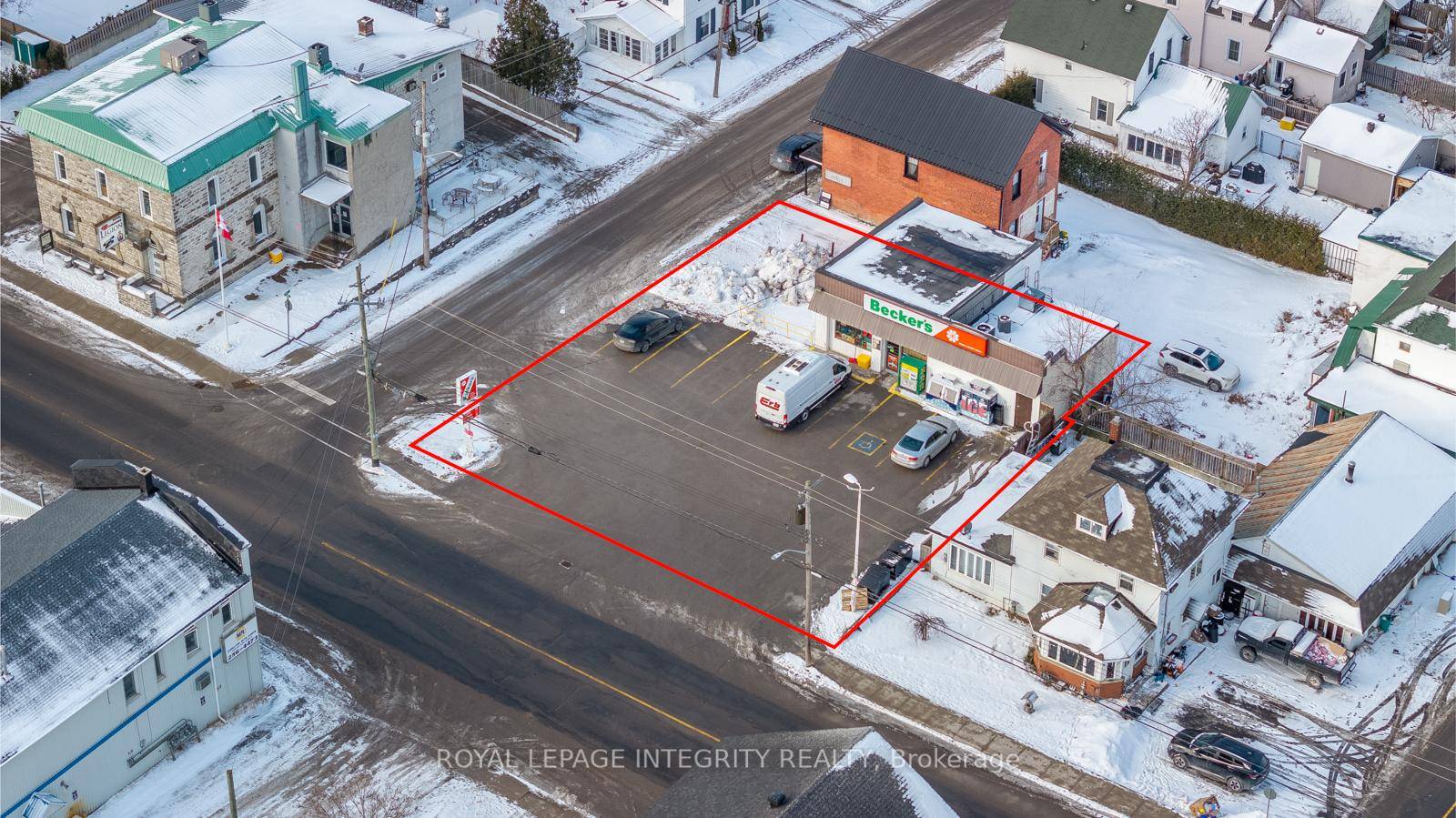 RARE REDOVELOPMENT OPPERTUNITY IN THE HEART OF ALMONTE.