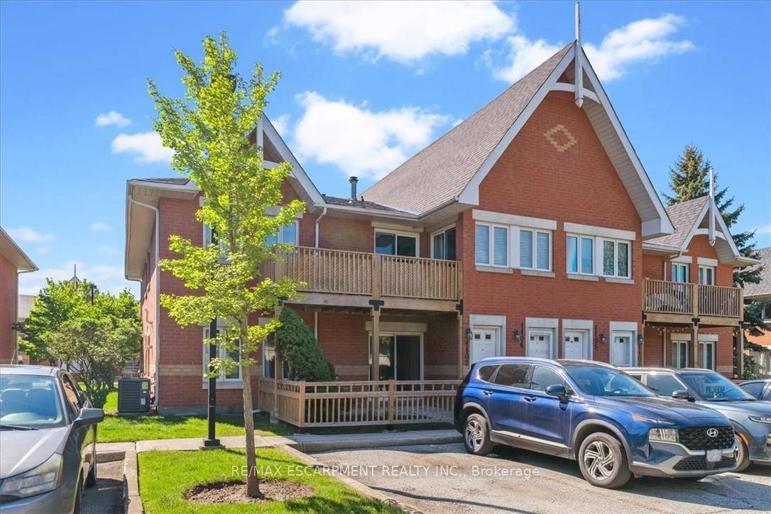 This beautiful ground floor, 2 Bedroom, 2 Bathroom CORNER unit features all new flooring and has been freshly painted throughout so it is ready for you to move right in ...