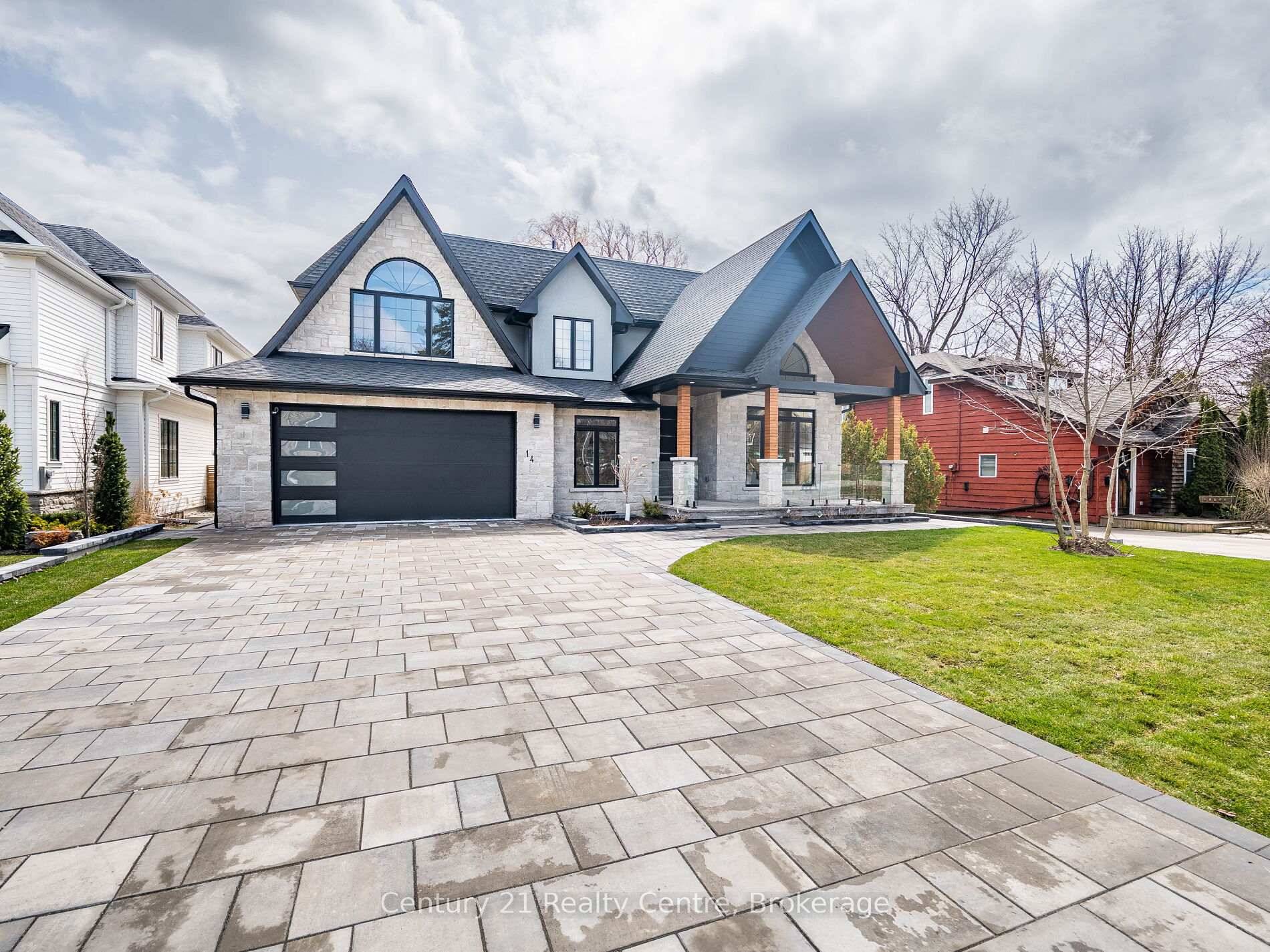 Elegant Custom Luxury Home In The Heart Of Old Oakville.