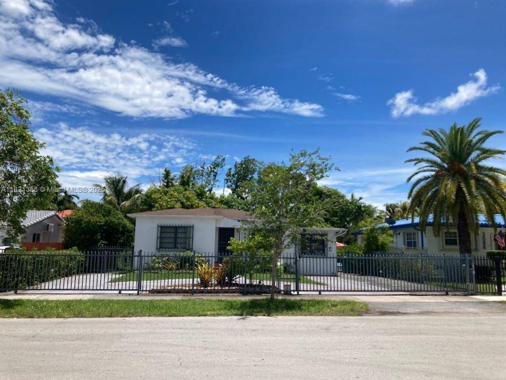Ideally located, No HOA, 3bdrm.