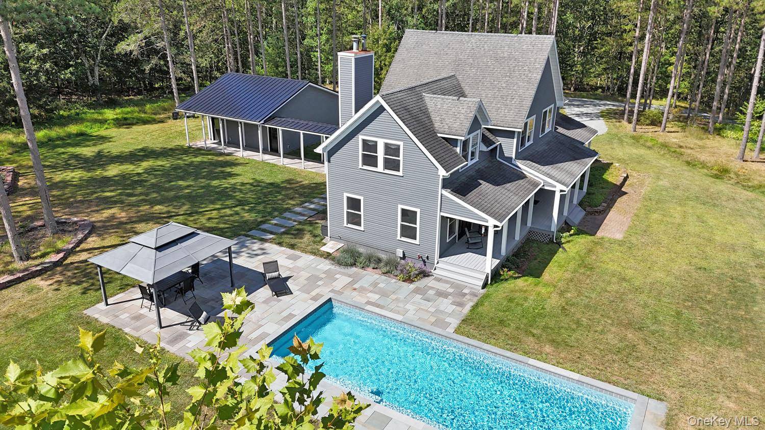 Perched sky high above Callicoon, this contemporary farmhouse blends an aesthetic quality of life with gorgeous views and total seclusion.