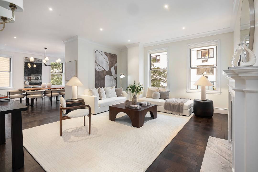 Mint Condition 6 Room Apartment Welcome to 4N at 910 Park Avenue, a stunning, bright and mint, renovated two bedroom and staff room apartment !