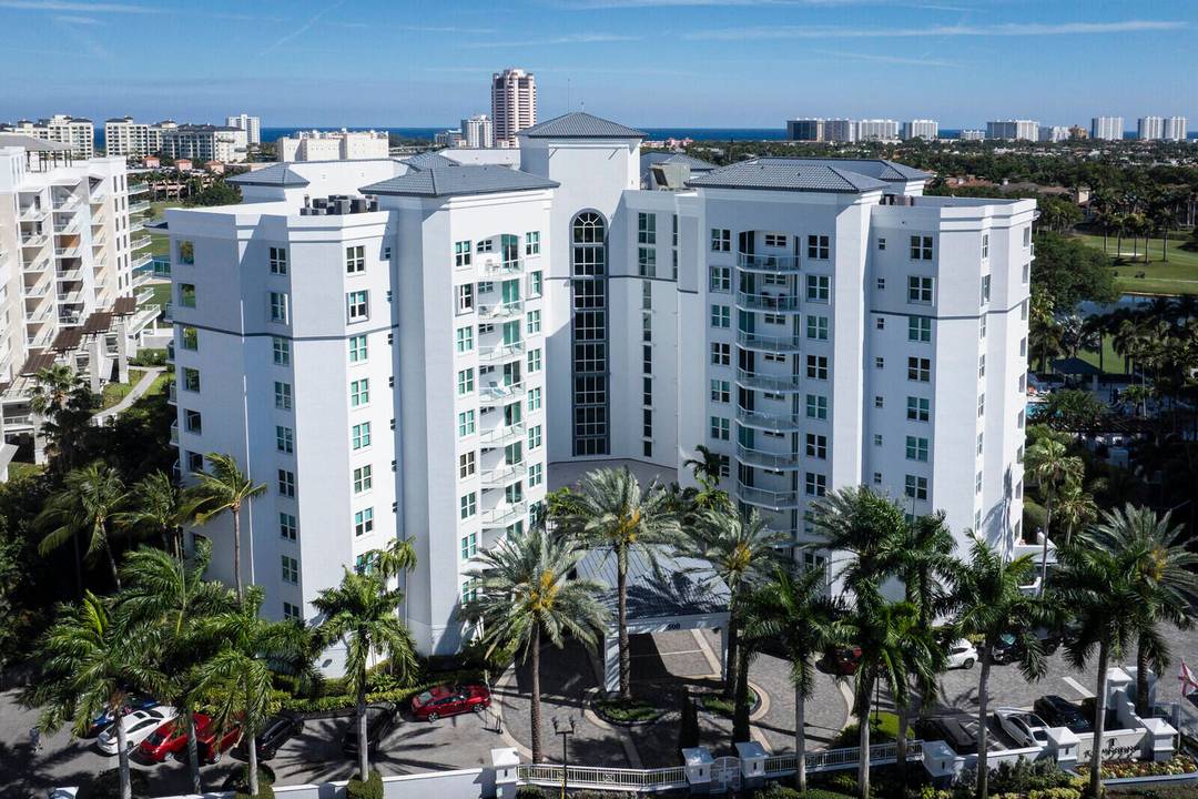 Live in the heart of Downtown Boca Raton in the prestigious Townsend Place, where luxury, location, and lifestyle come together !