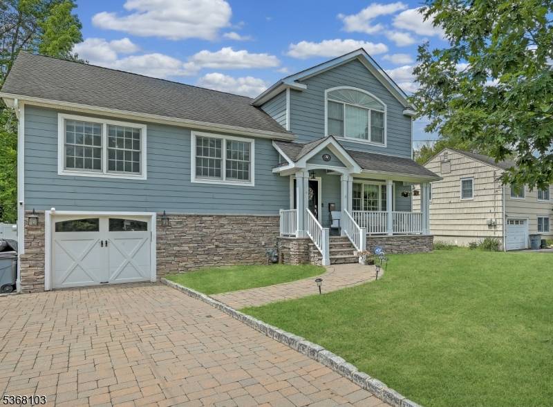 ELEGANT, SUNLIT RETREAT in Prime Location Experience elevated living in this beautifully renovated 7 bedroom, 3, 500 sq ft home nestled in a quiet residential neighborhood just a short stroll ...