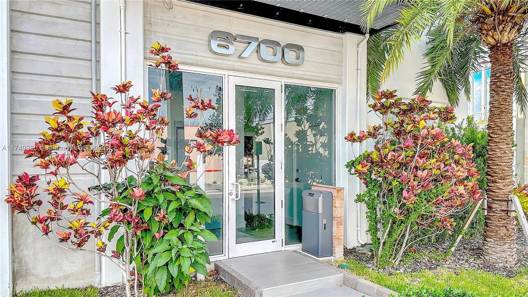 This brand new 6, 220 sq ft warehouse offers a perfect blend of functionality and style.