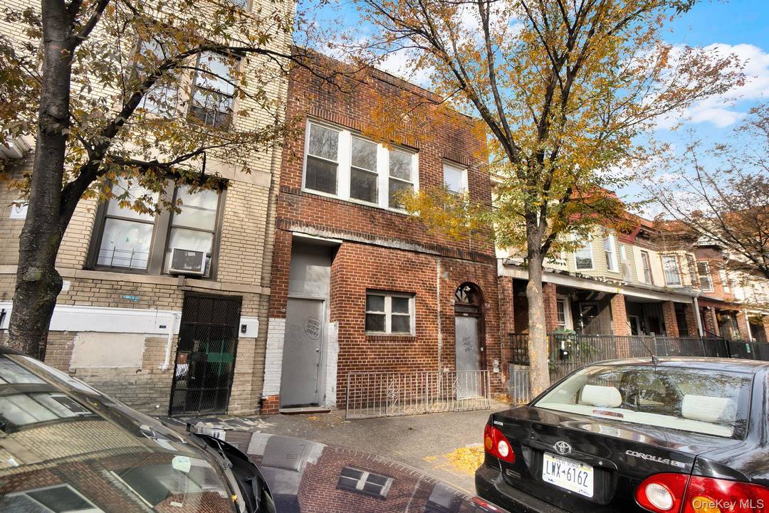 Welcome to 1241 College Ave, Bronx, NY 10456 an exceptional investment opportunity offering strong income potential.
