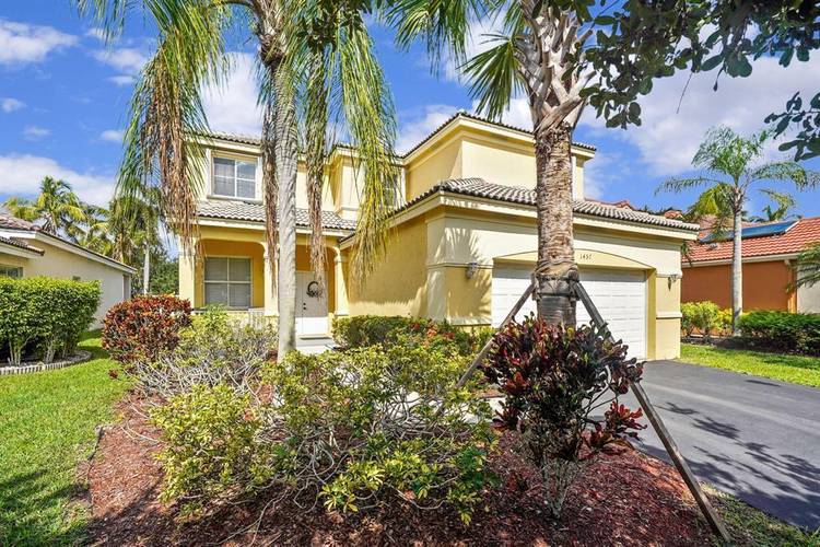 EXCEPTIONAL OPPORTUNITY TO EXPERIENCE THE BEST OF WESTON LIVING IN SAVANNA !