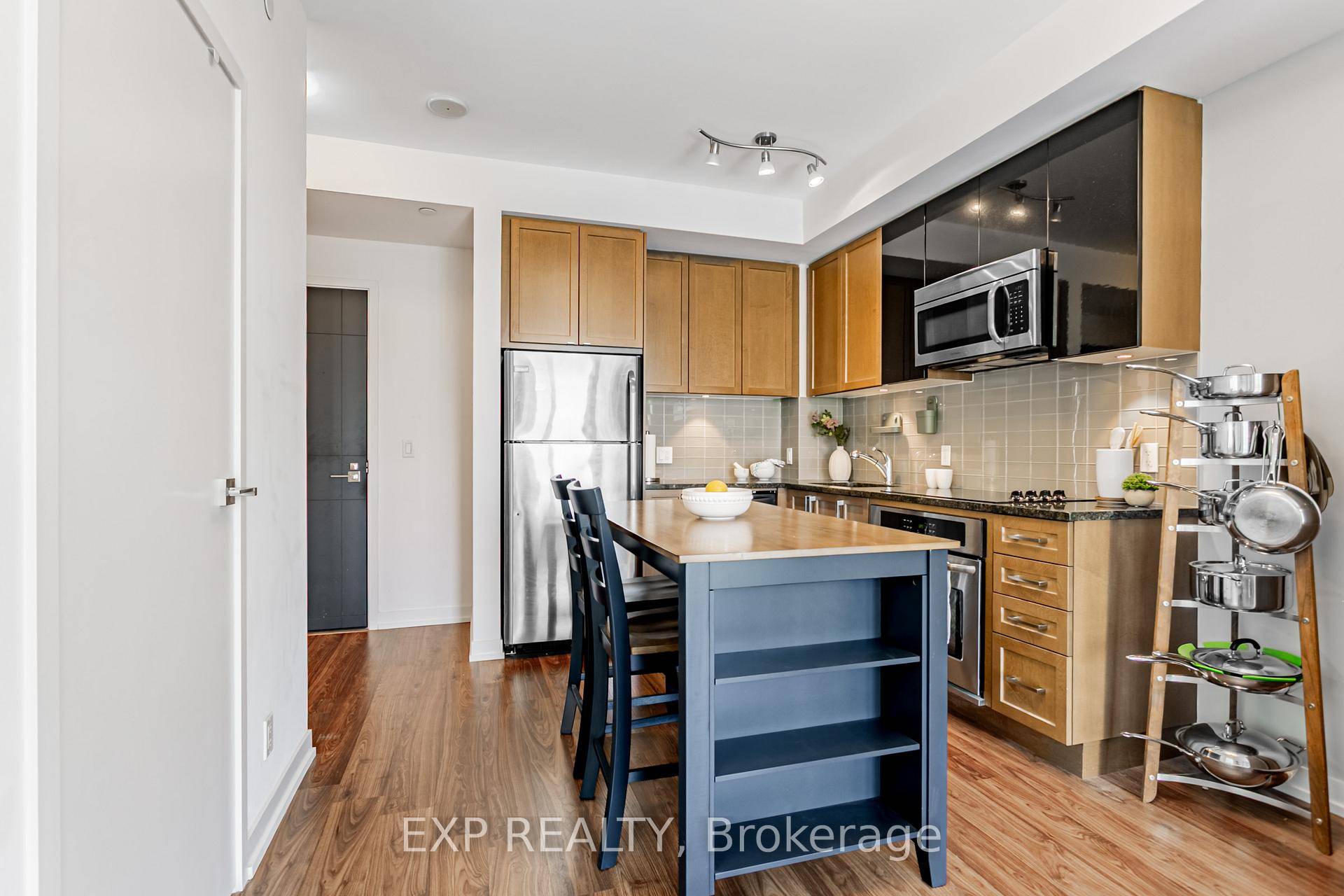 Bright, Peaceful Midtown Living with Premium Convenience.