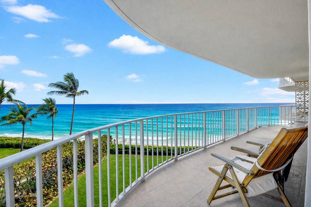 Pristine high floor residence with sweeping, unobstructed ocean views.
