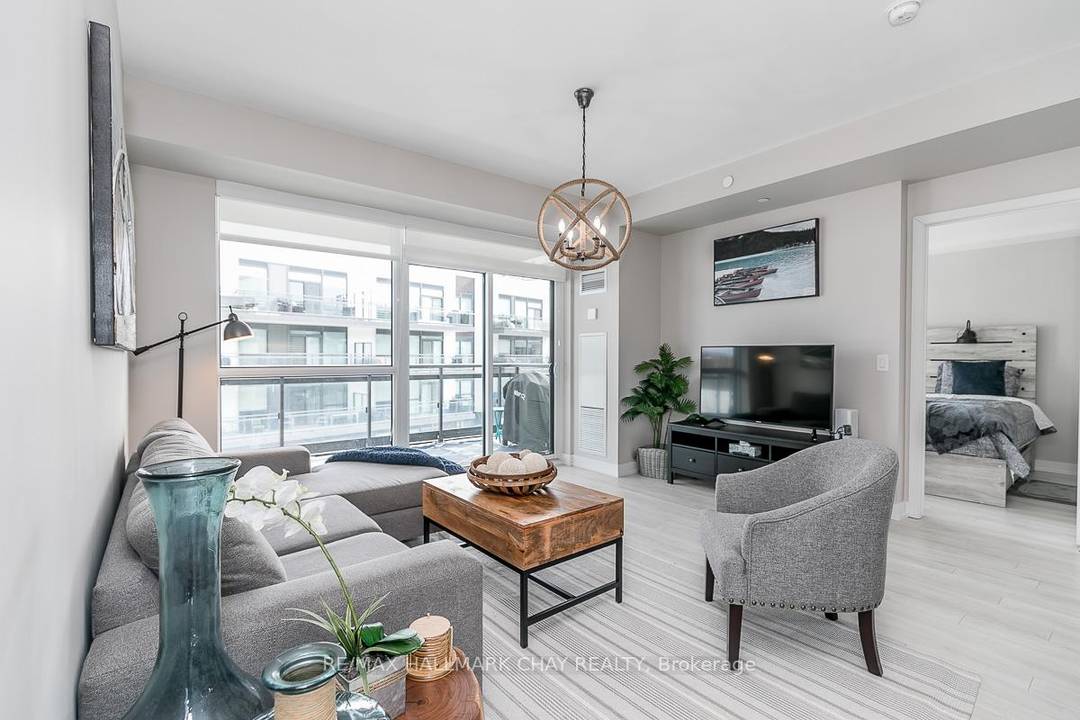 Experience lakeside living at Friday Harbour in Innisfil with this stunning unit featuring 2 bedrooms and 1 bathroom with a bright, open concept layout and no carpet.