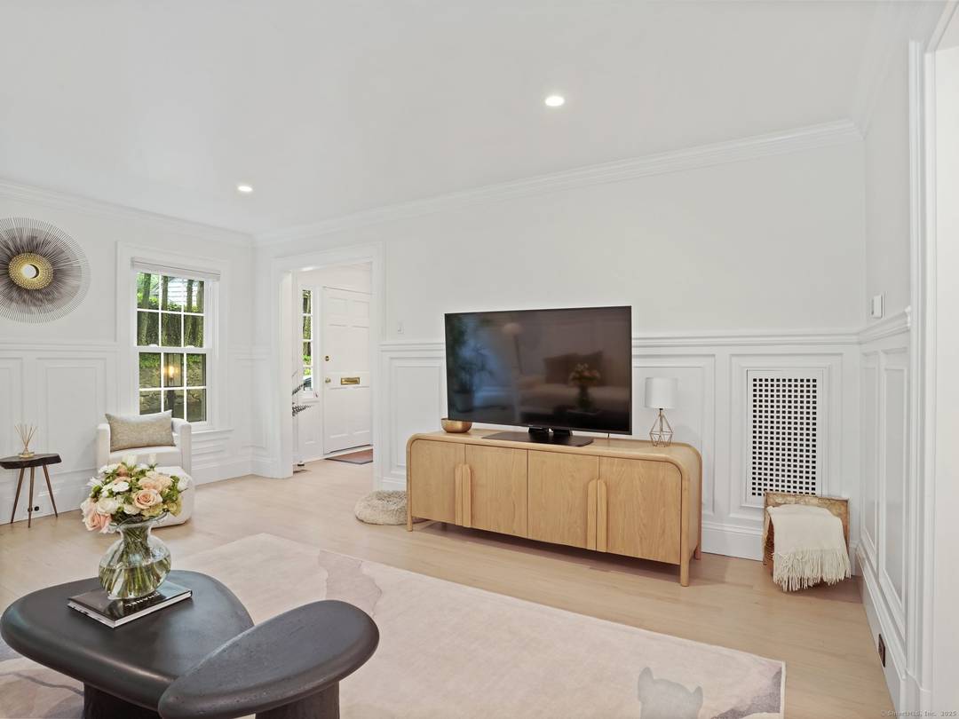 Fabulously updated 3 bedroom condo moments to downtown New Canaan and East Elementary School.