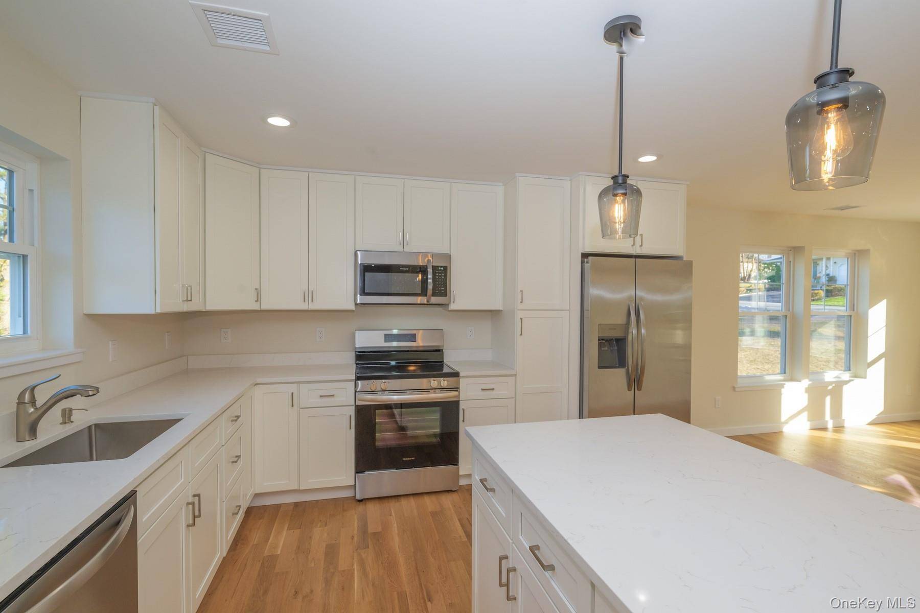 Just Listed ! New Construction !