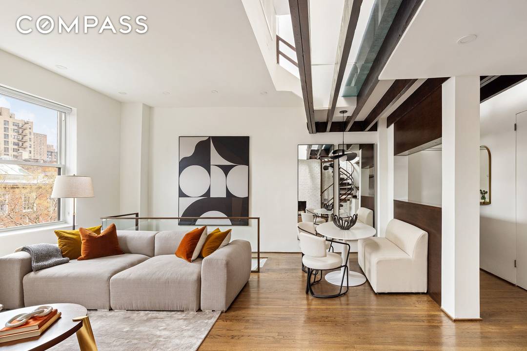 Welcome to 333 West 22nd Street, Unit 5A a stunning, south facing penthouse triplex with a private rooftop terrace, perfectly positioned on one of Chelsea s most cherished tree lined ...
