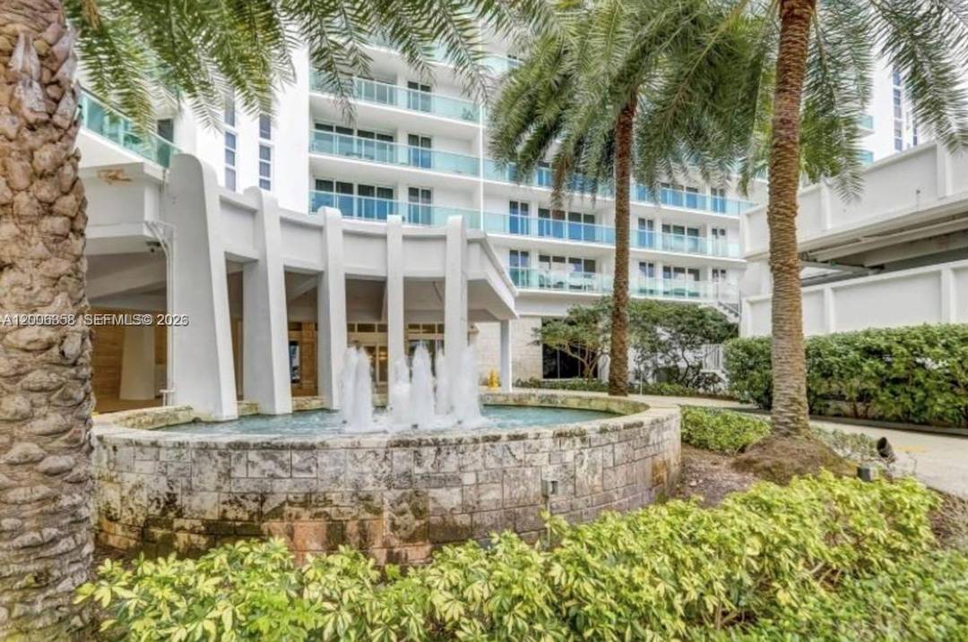 Remodeled, Amazing 2 bedroom 2bathroom unit at Arlen House !