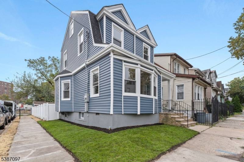 Welcome to this beautifully renovated single family home situated on an oversized 25x129 lot.