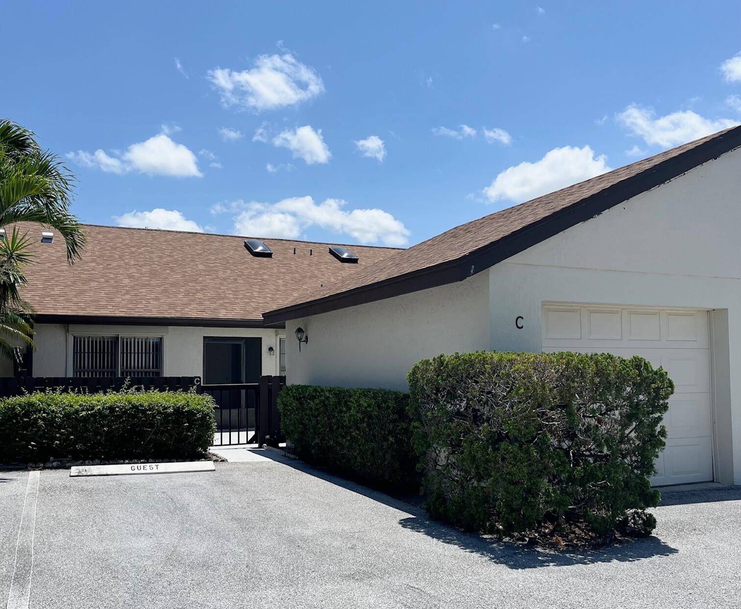 Charming Family Friendly Villa in a Prime Location !