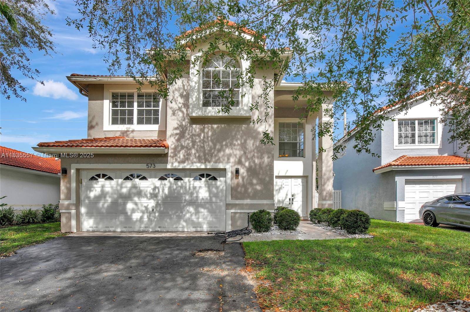 This 4 bedroom, 2. 5 bath home in Sawgrass Plantation features a thoughtfully updated kitchen with a 10 ft island, gas cooktop, oven, fridge, microwave, and dishwasher all replaced 6 ...