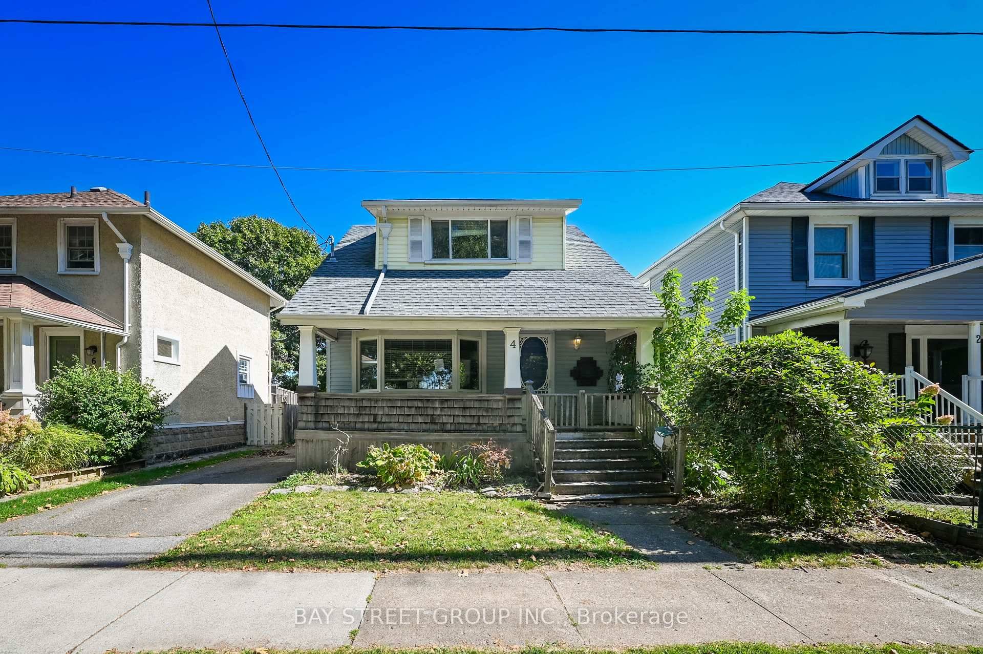 Welcome to this well maintained 3 bedroom home, ideally situated in the heart of Midtown St.