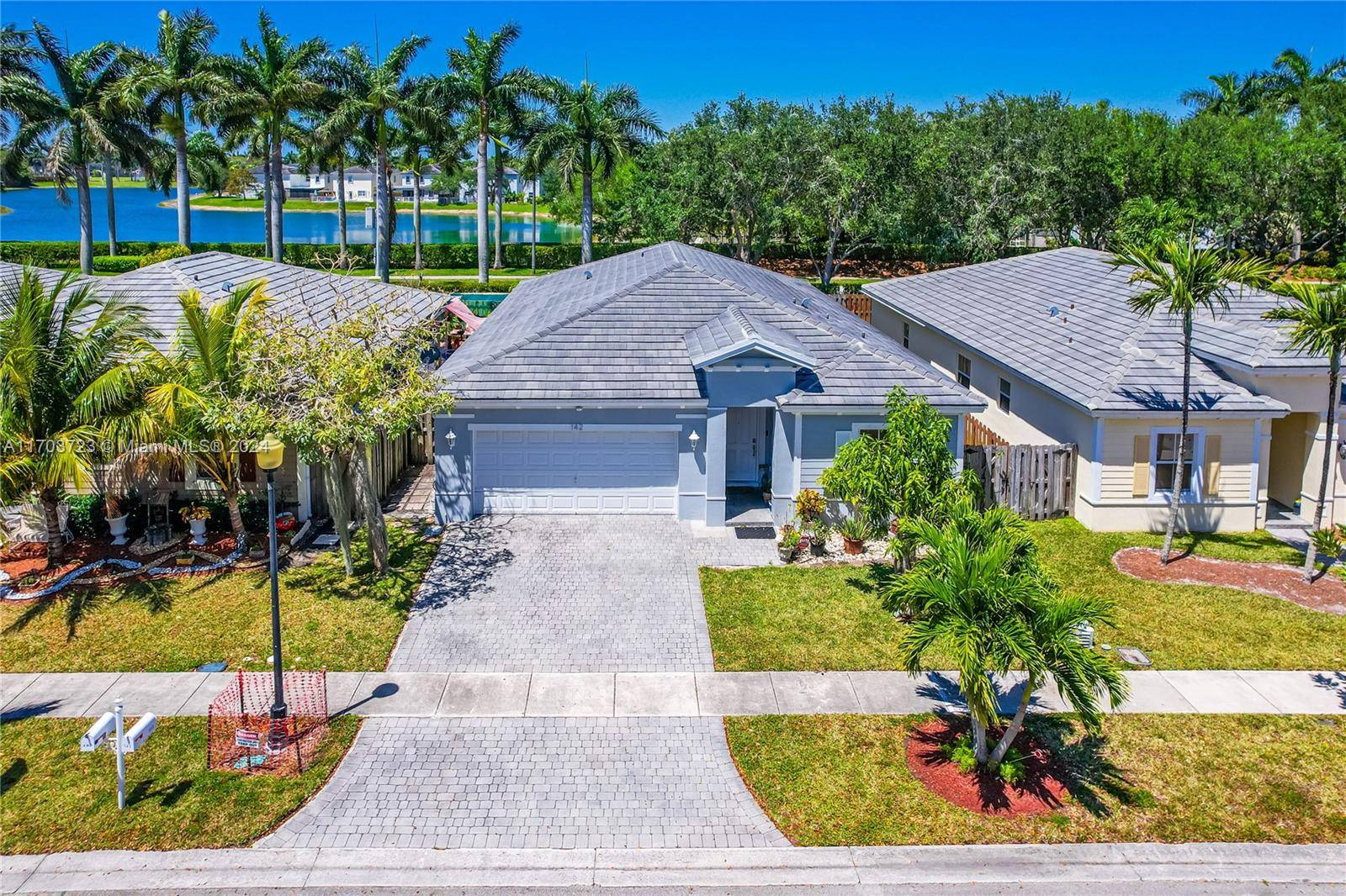 Welcome to your dream home in the beautiful Isle of Oasis !