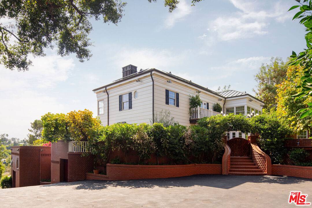1280 Benedict Canyon Dr 6BR Beverly Hills Post Office | B.H.P.O. La
