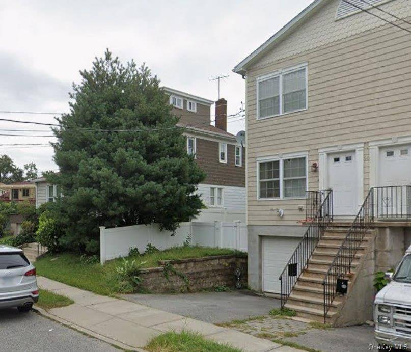 3 Bed, 2. 5 Bath Apartment in Yonkers.
