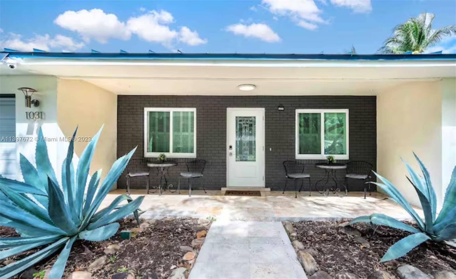 Beautiful Ranch Style Home, furnished w pool.