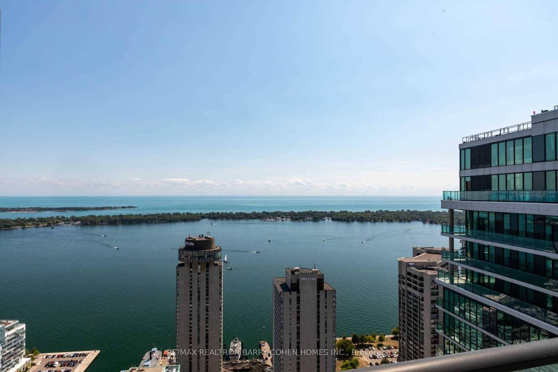 A Rare Find Pinnacle's Luxurious Penthouse Suites In The Success Tower At 16 Harbour Street, Where Luxury Living Meets Toronto's Vibrant Waterfront.