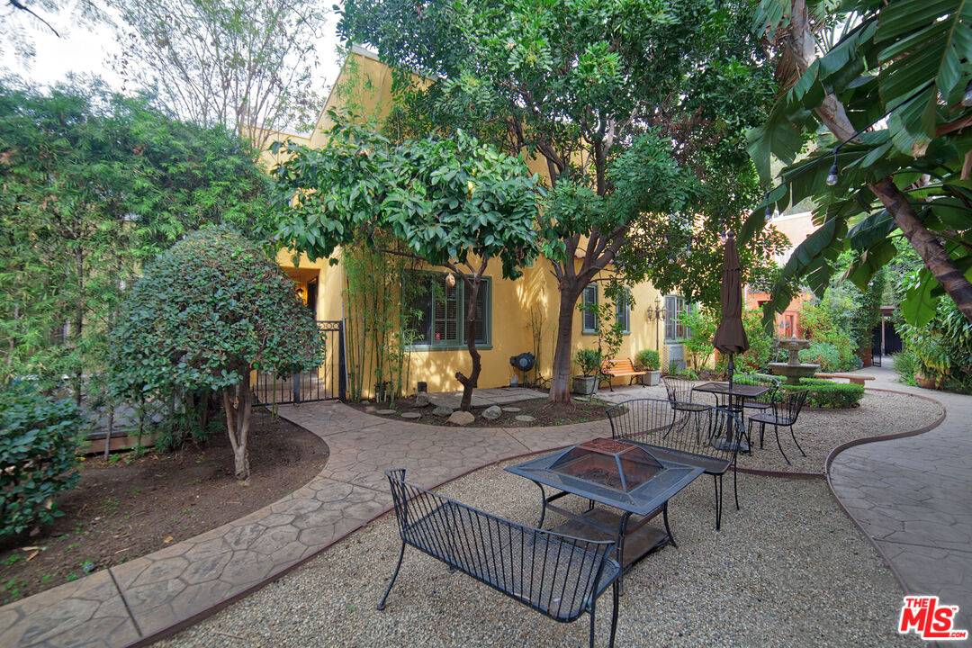 2044 2046 N Highland Ave 2BR Hollywood Hills East La