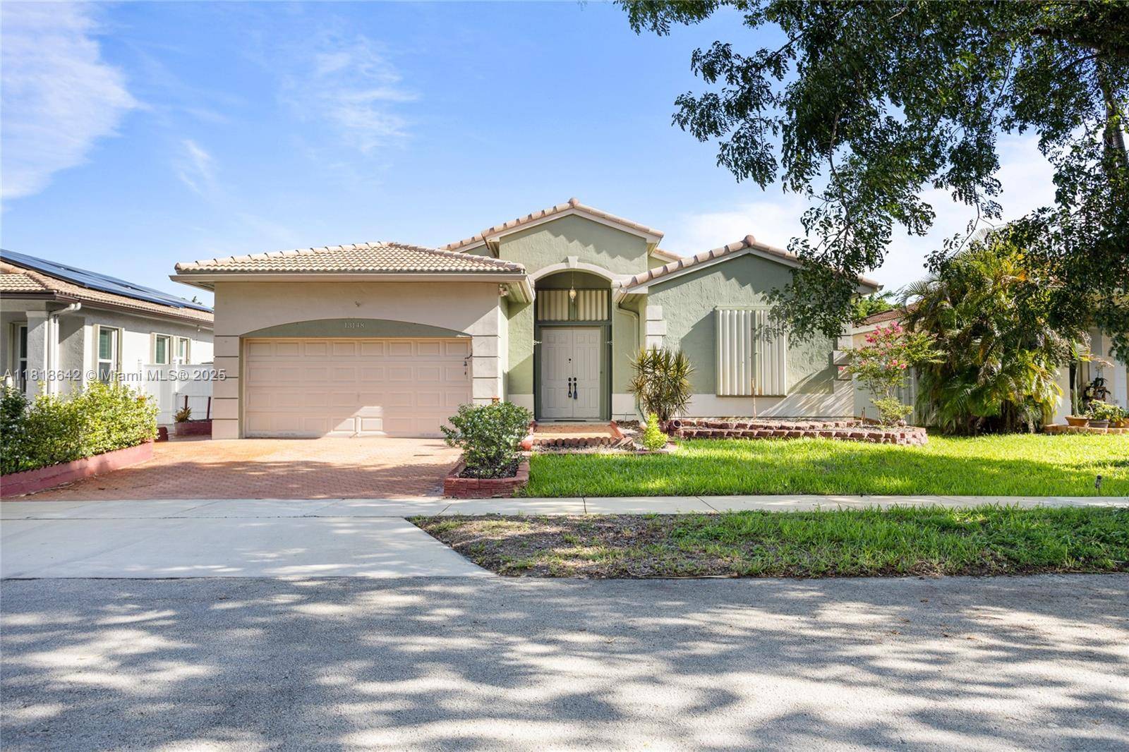 Charming 3 Bedroom Home in Sought After Neighborhood Welcome to this beautiful single family home featuring 3 bdrm 2 bath, and a 2 car garage.