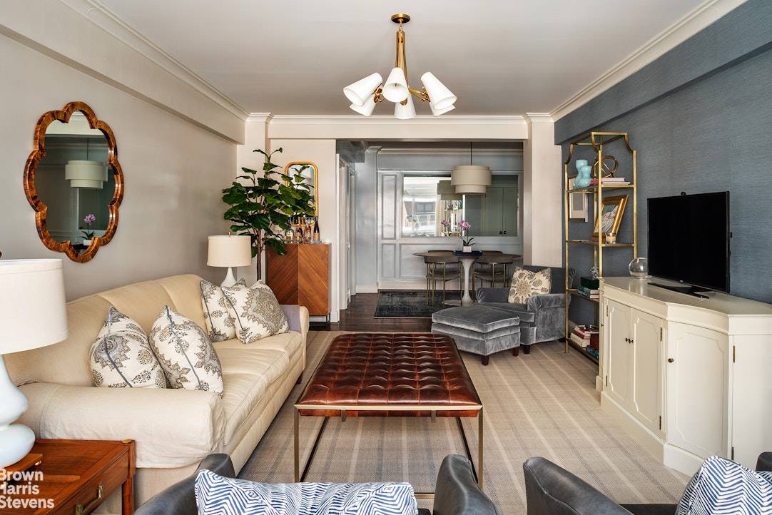 With great attention to detail, this one bedroom, one bathroom home with powder room has been stylishly renovated to create a serenely spacious residence that exudes a quiet luxury.