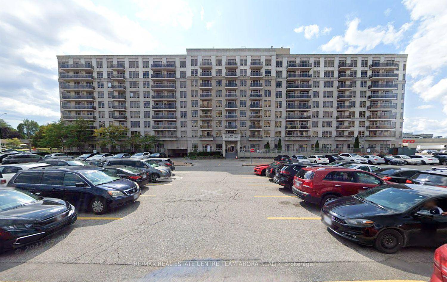 Welcome to this bright and modern 1 bedroom condo in the heart of Scarborough.