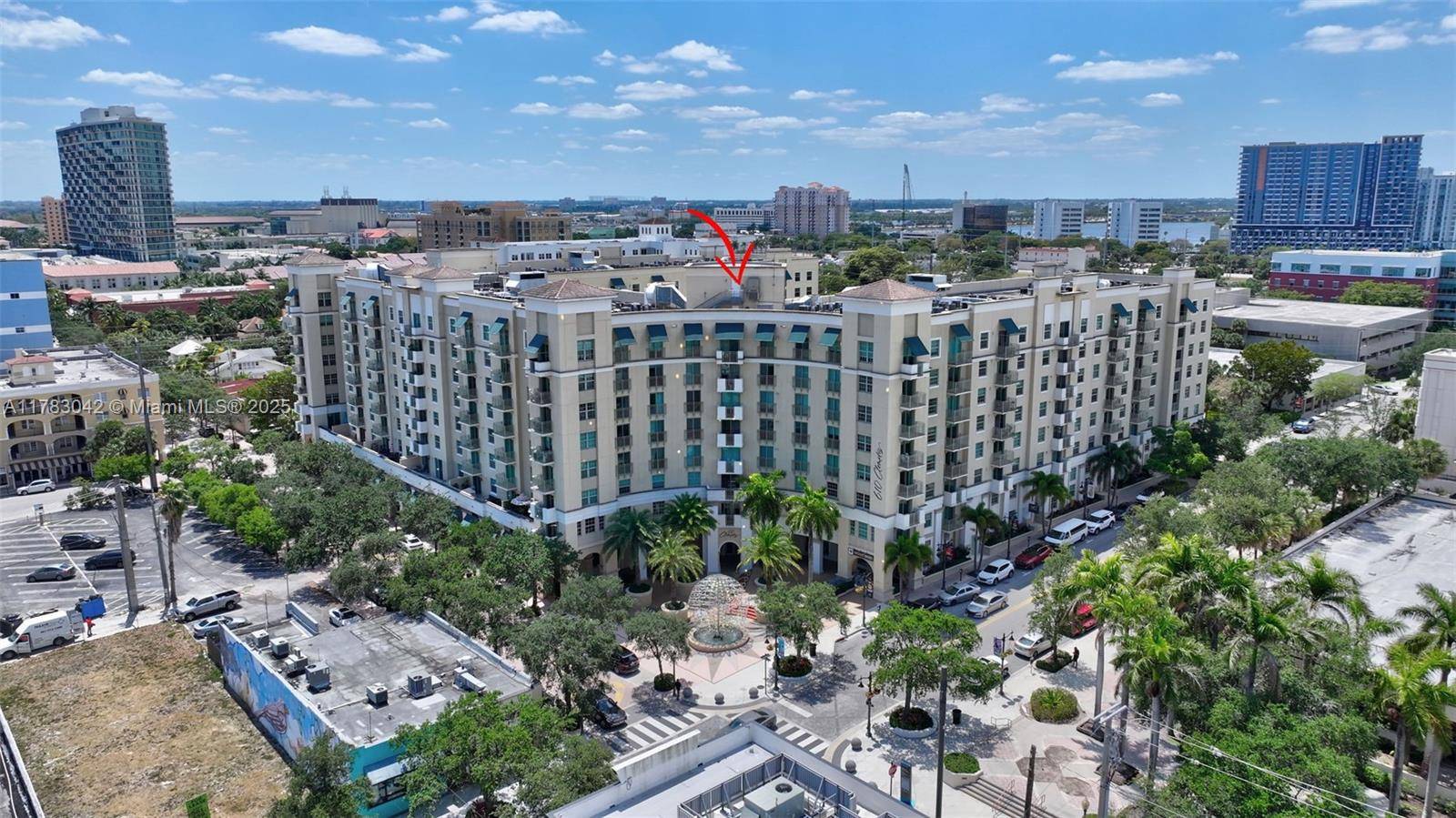 Beautifully maintained 2 bedroom two bath unit, Designer lighting and very light and bright, kitchen with granite countertops and breakfast bar, stainless steel appliances and designer back splash, new SMART ...