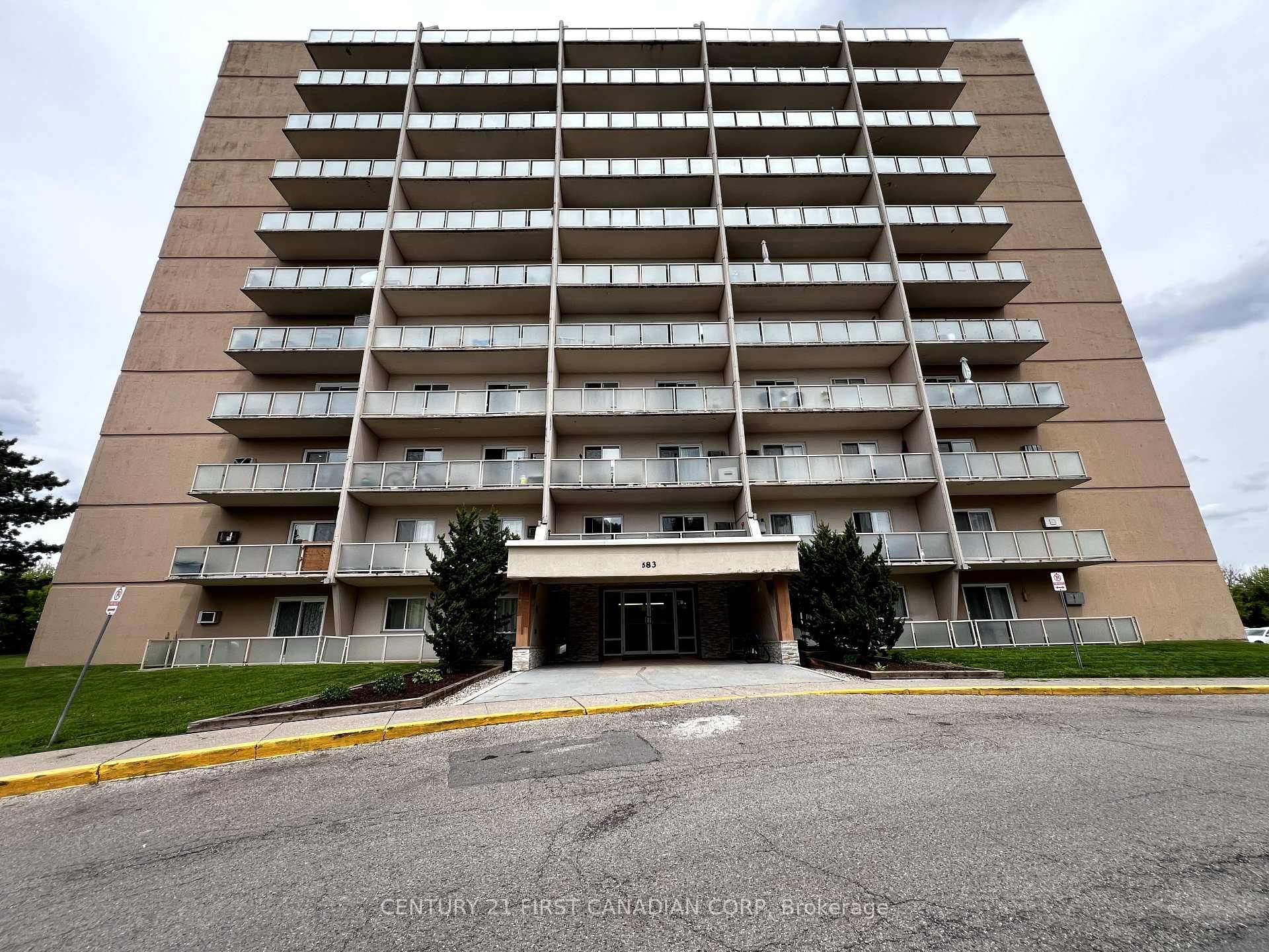 This bright and well maintained 1 bedroom condo on the 6th floor is a great option for first time buyers, retirees, or those looking to downsize.