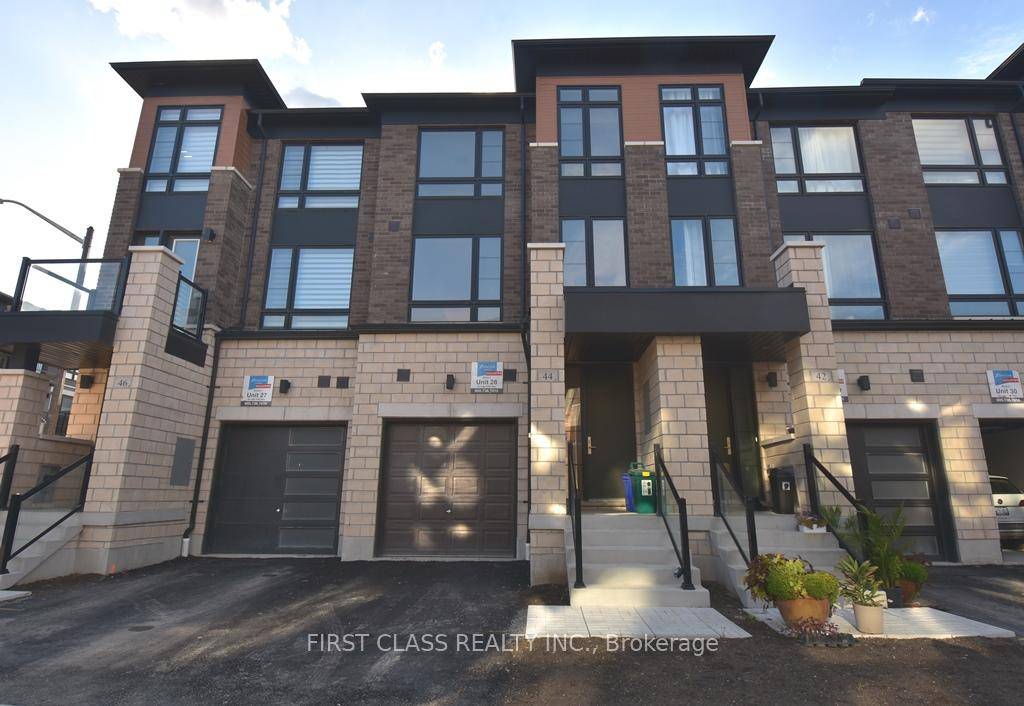 Stunning 3 years old townhouse in the heart of the highly sought after Brooklin community !