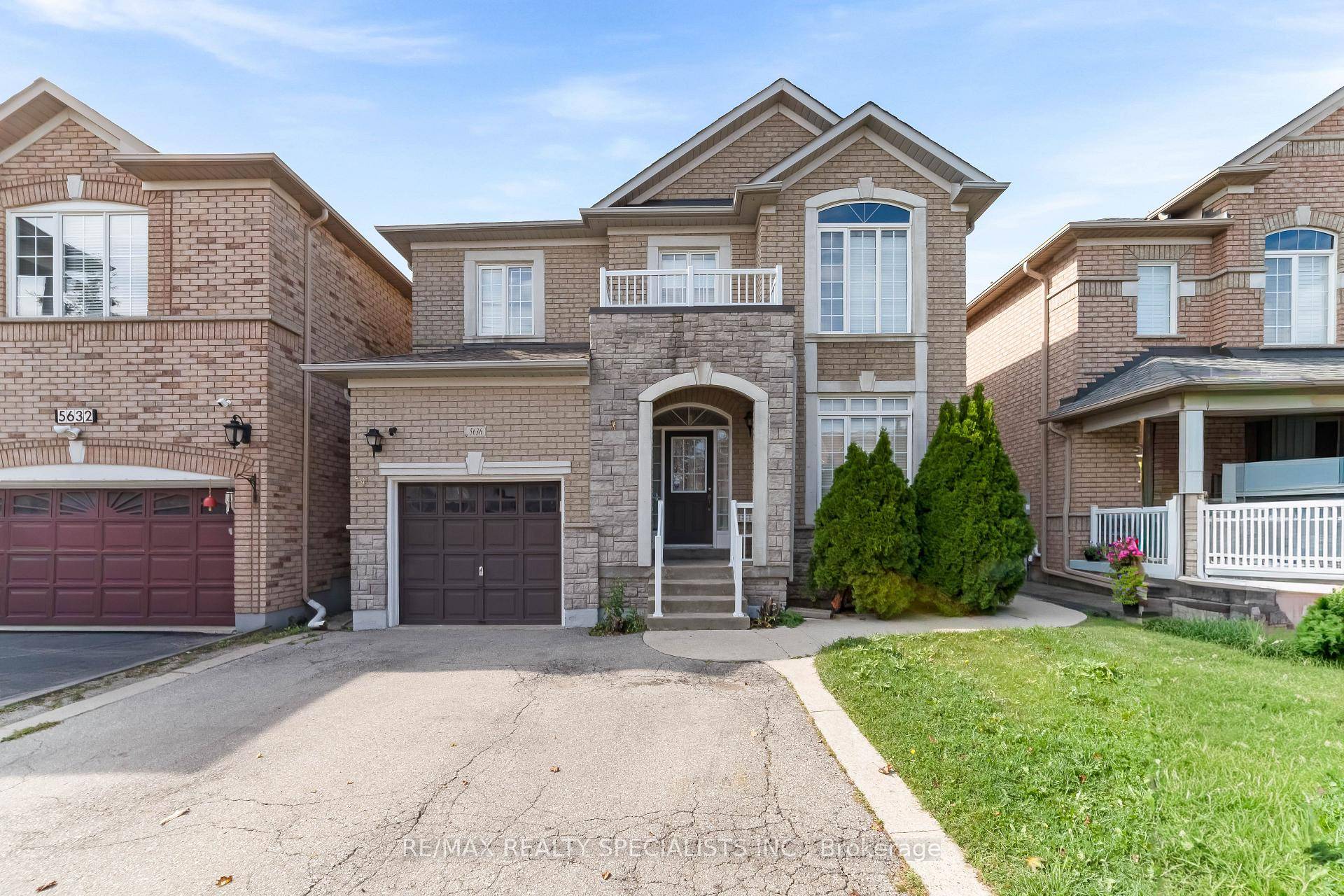 Welcome to 5636 Kellandy Run, Mississauga, a beautifully maintained detached home in the highly desirable Churchill Meadows community.
