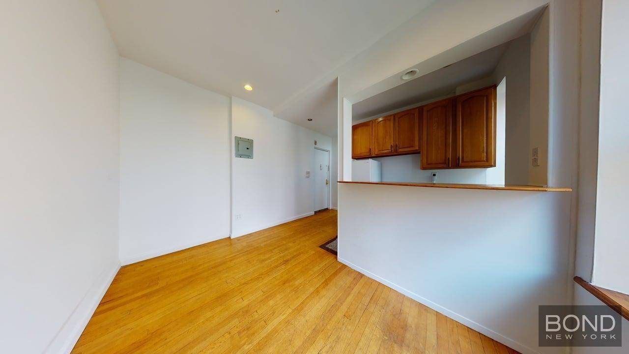 Amazing 2 bedroom apartment in the heart of East Village.