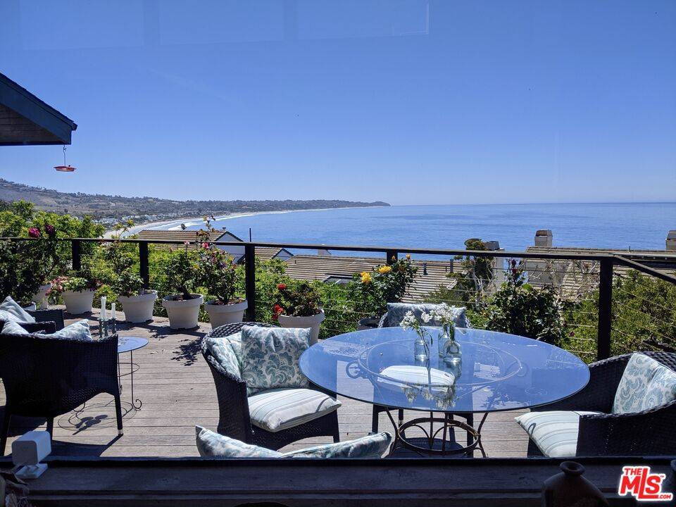 31533 Victoria Point Rd 2BR Malibu La