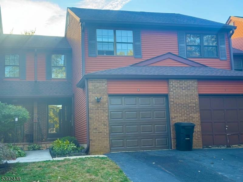 Do not miss this wonderful unit within the very desirable Quail Brook community !