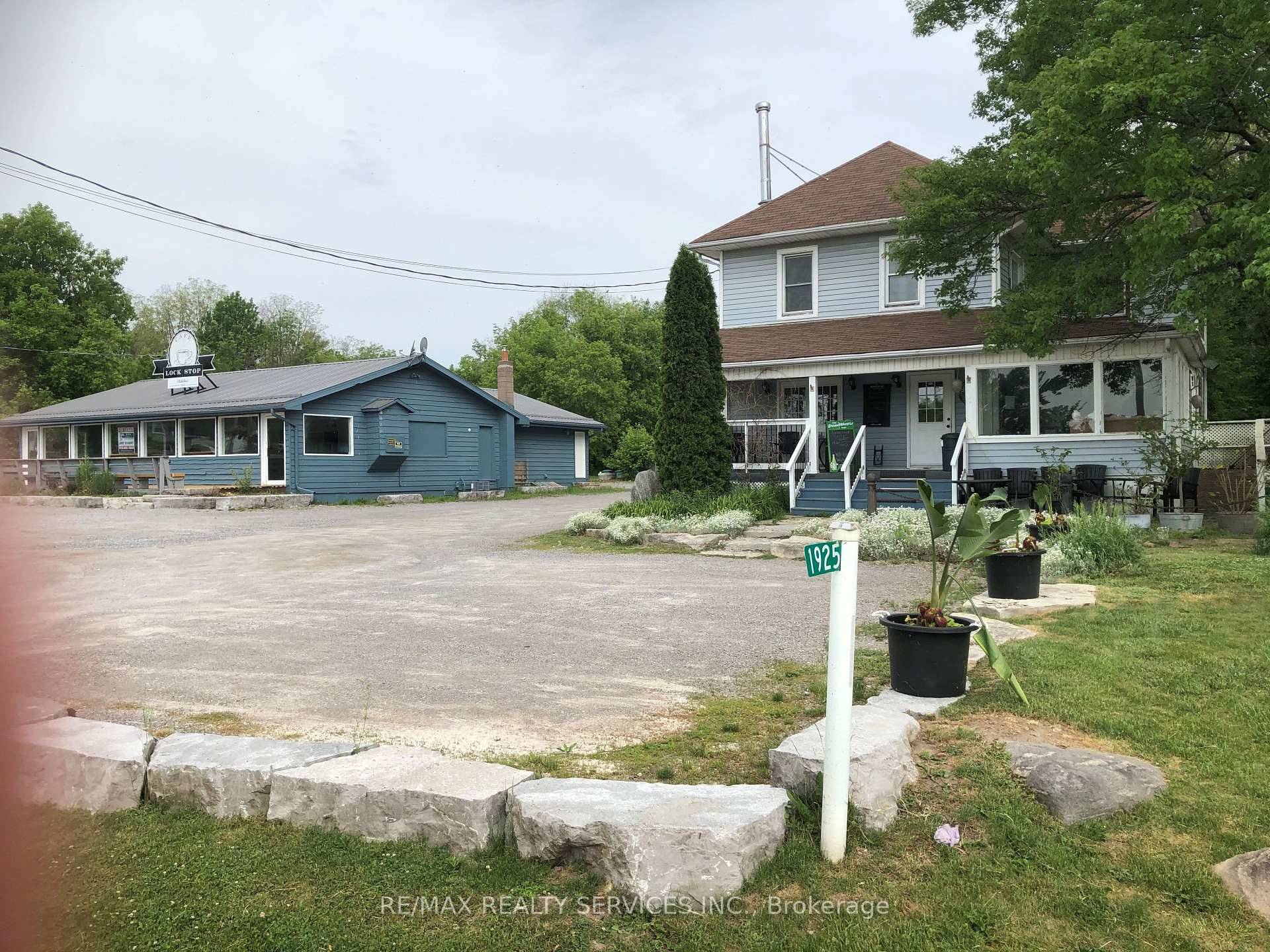 Have you ever said, I don't want to go back to the city, well here here is your chances, raise your family in Town of Buckhorn.